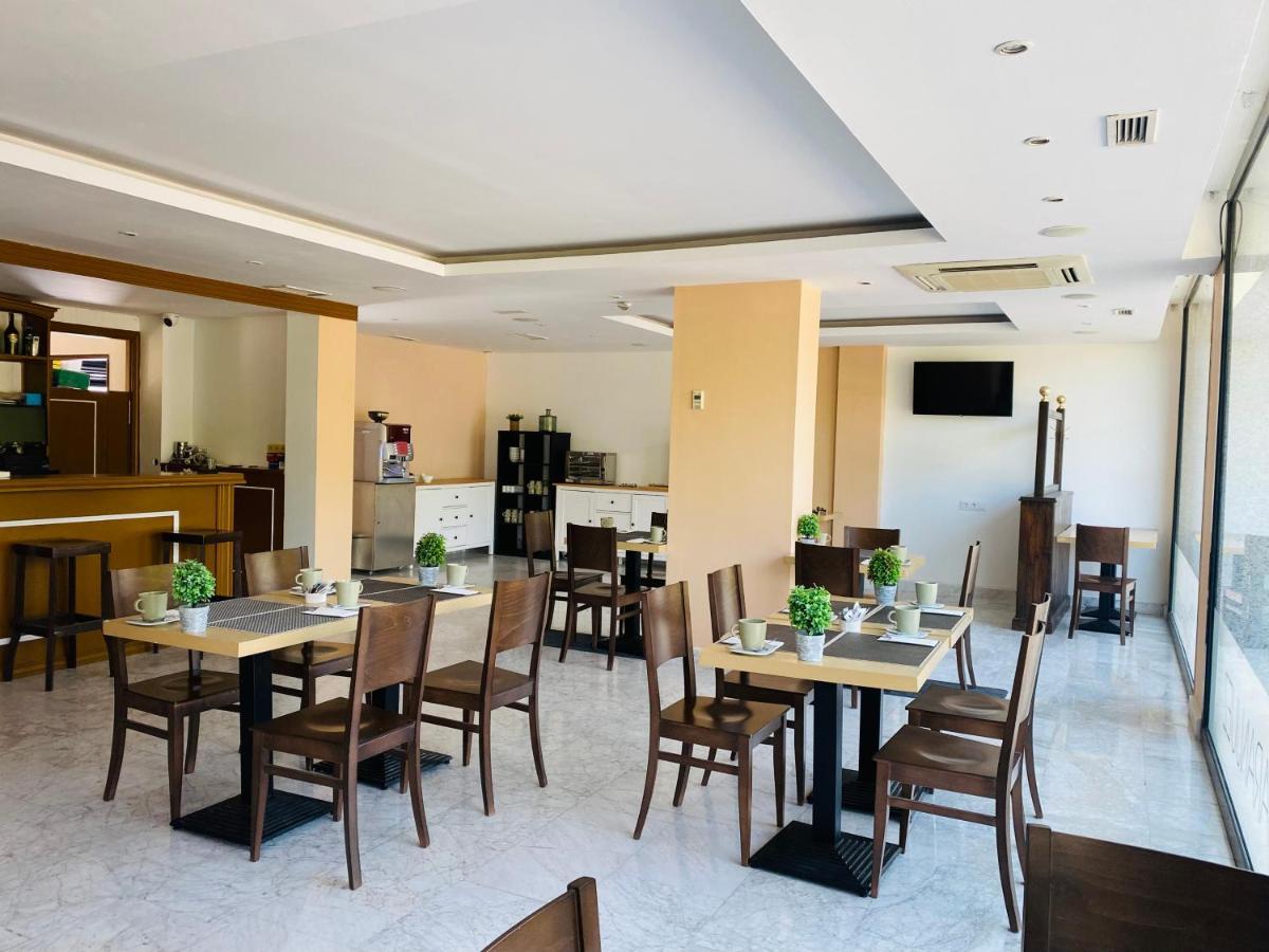 Hotel Equo 阿兰约兹 外观 照片